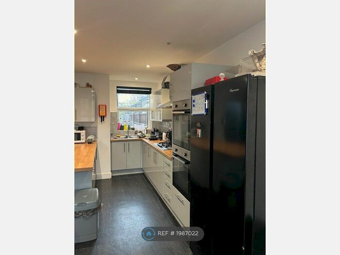 6 Bedroom Terraced House To Rent In Garnier Street, Portsmouth, PO1