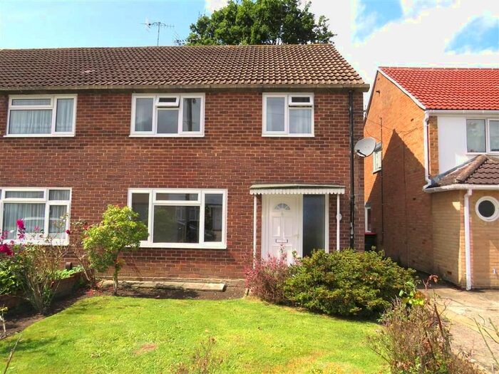 3 Bedroom Property To Rent In Parkway, Crawley, RH10