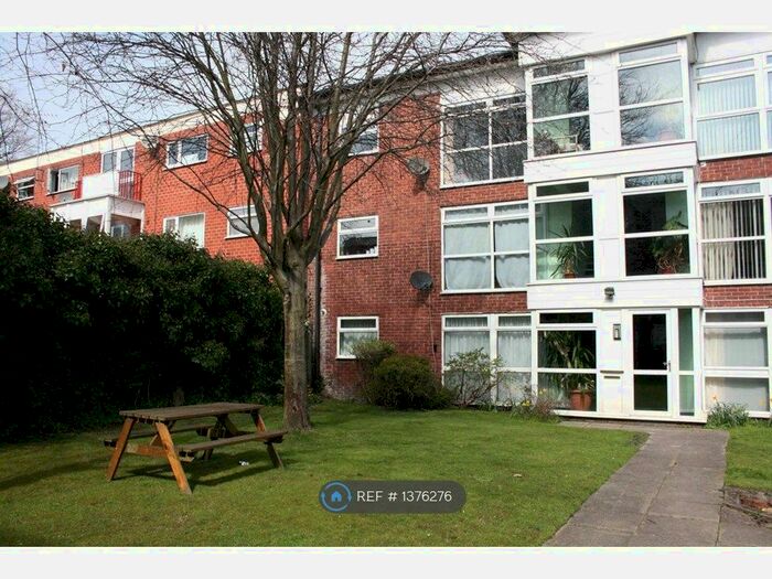 2 Bedroom Flat To Rent In Livermore Court, Liverpool, L8