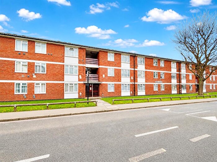 1 Bedroom Flat For Sale In Beech House, Springwell Road, Heston, TW5