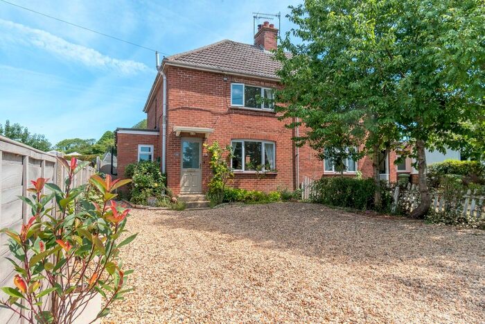 3 Bedroom Semi-Detached House For Sale In The Green, South Creake, NR21