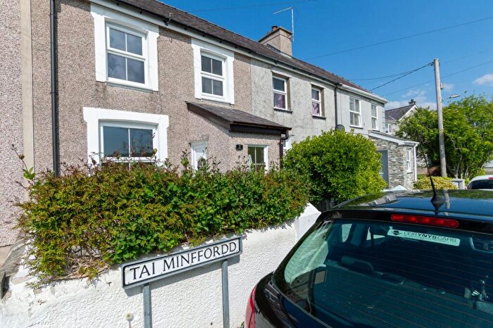 2 Bedroom Terraced House For Sale In Minffordd, Llanrug, Gwynedd, LL55