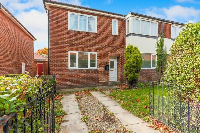 2 Bedroom Flat To Rent In Haughton Crescent, West Denton, Newcastle Upon Tyne, NE5