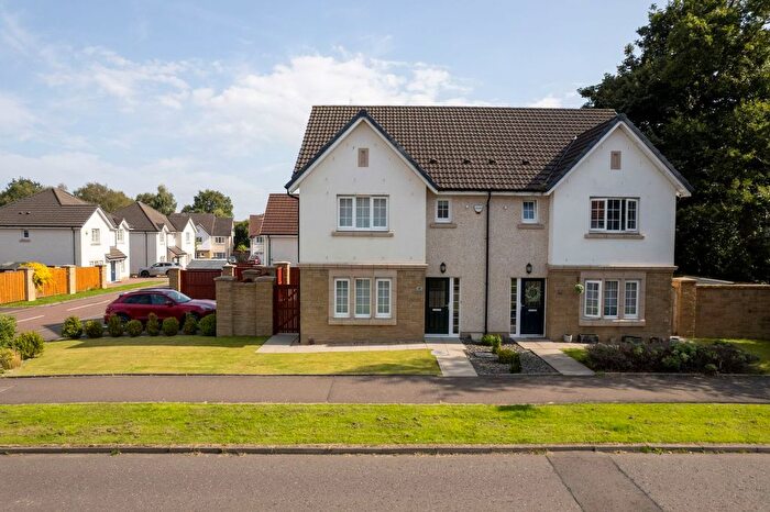 3 Bedroom Semi-Detached House For Sale In Drysdale Avenue, Falkirk, FK2