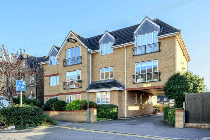 2 Bedroom Flat To Rent In Coombe Lodge, Manorgate Road, Kingston Upon Thames, KT2