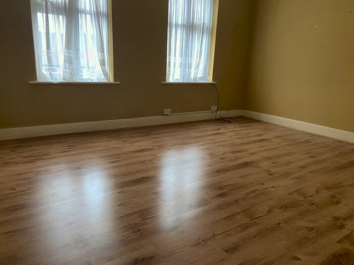 2 Bedroom Flat To Rent In All Souls Avenue, Kensal Rise, NW10