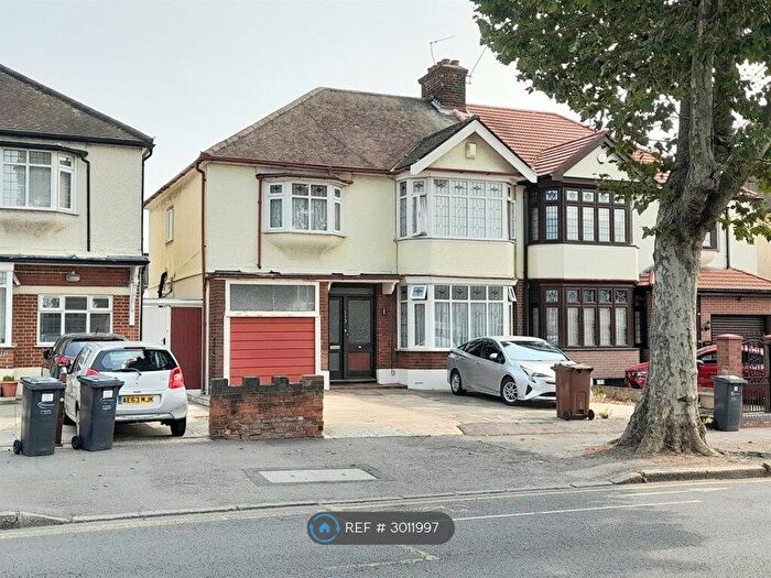 5 Bedroom Semi-Detached House To Rent In Upney Lane, Barking, IG11