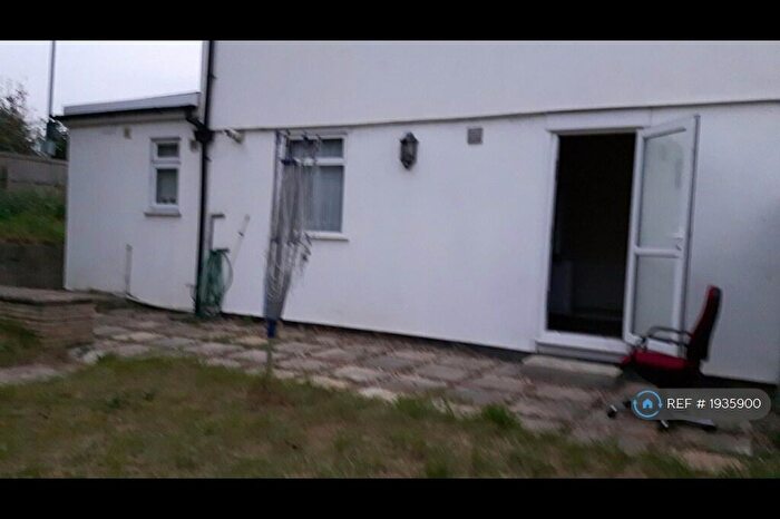 6 Bedroom Semi-Detached House To Rent In Halcot Avenue, Bexleyheath, DA6