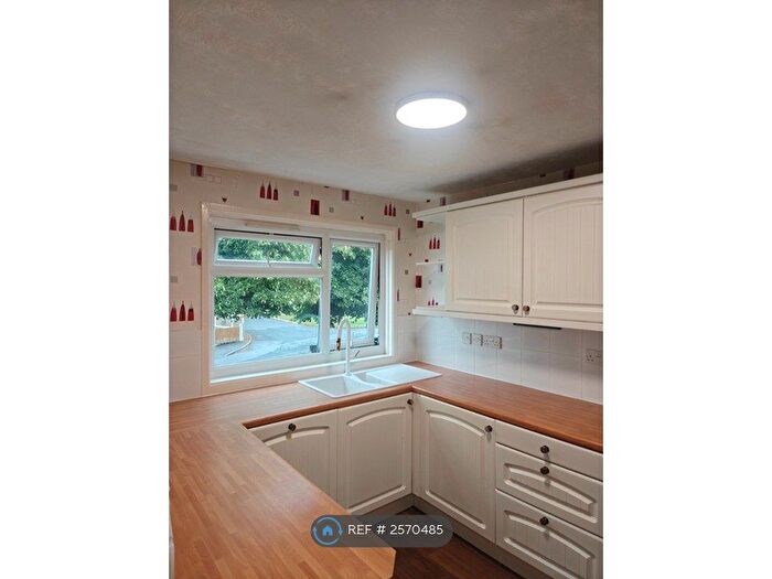 1 Bedroom Flat To Rent In Lingfield Walk, Catshill, Bromsgrove, B61