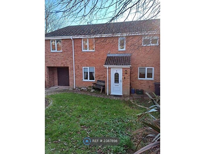 4 Bedroom Semi-Detached House To Rent In Whitethorn Close, Sidmouth, EX10