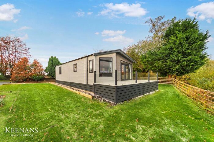 2 Bedroom Park Home For Sale In Higher Road, Longridge, PR3