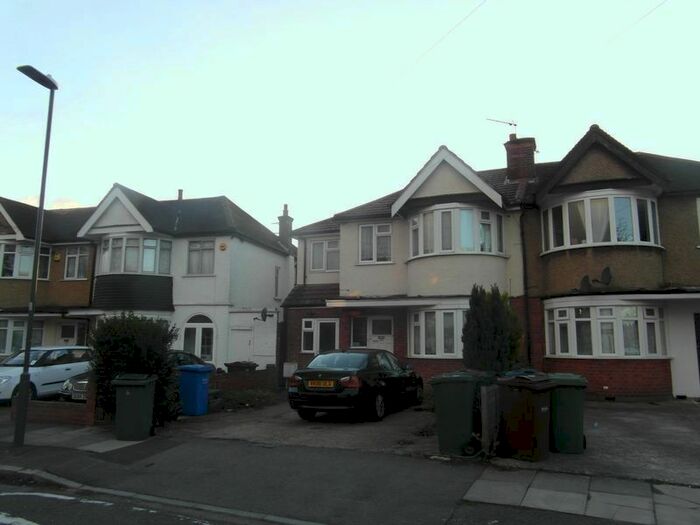 4 Bedroom Property To Rent In Lynton Road, Harrow, HA2