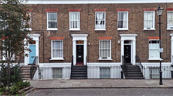 2 Bedroom Apartment For Sale In Mitchison Road, London, N1