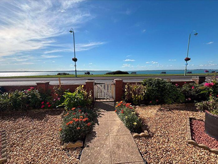 2 Bedroom Flat For Sale In Marine Parade West, Lee-On-The-Solent, PO13