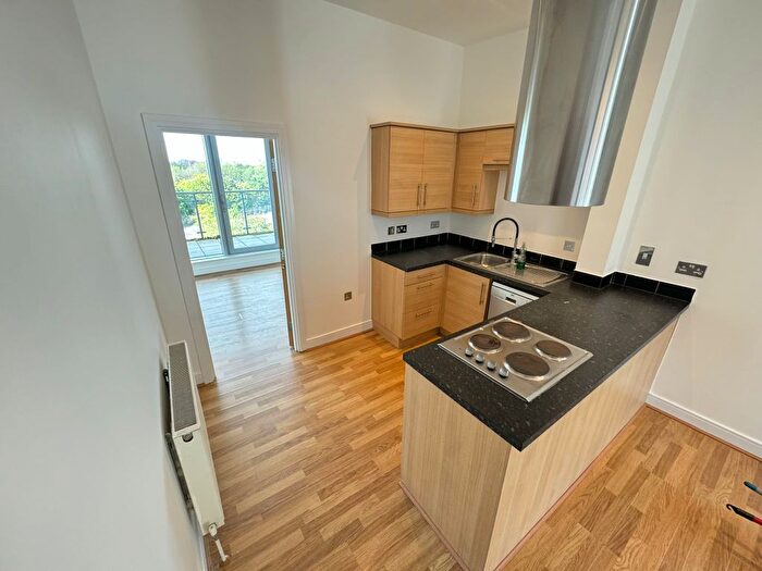 2 Bedroom Flat To Rent In Highbridge Road, Barking, IG11