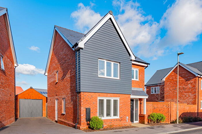 3 Bedroom Detached House For Sale In Turnberry Close, Boorley Green, Botley, Southampton, SO32