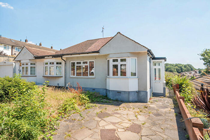 3 Bedroom Bungalow For Sale In Edmunds Avenue, Orpington, BR5