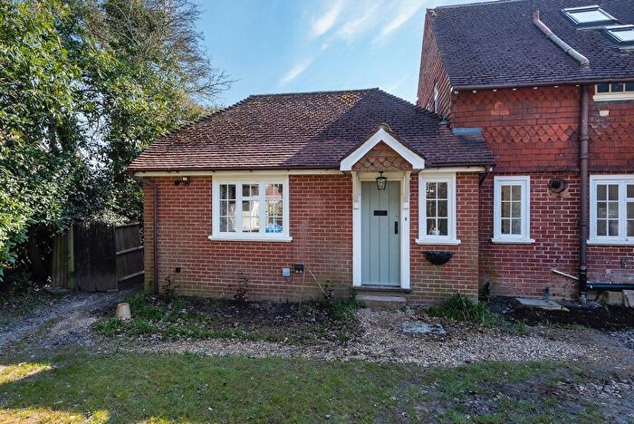 1 Bedroom Flat To Rent In Swan Lane, Edenbridge, TN8