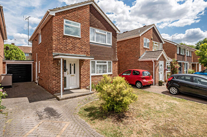 3 Bedroom Detached House For Sale In Shefford Crescent, Wokingham, Berkshire, RG40