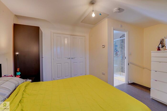 3 Bedroom Town House For Sale In Pearl Brook Avenue, Stafford, Staffordshire, ST16