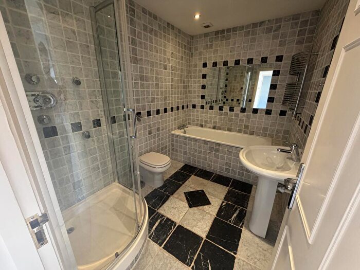 2 Bedroom Apartment To Rent In Royal York Crescent, Clifton, Bristol, BS8
