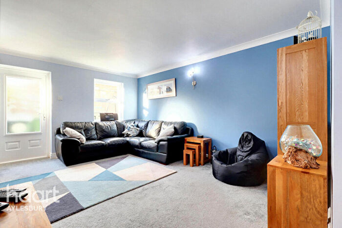 4 Bedroom Detached House For Sale In Main Street, Aylesbury, HP18