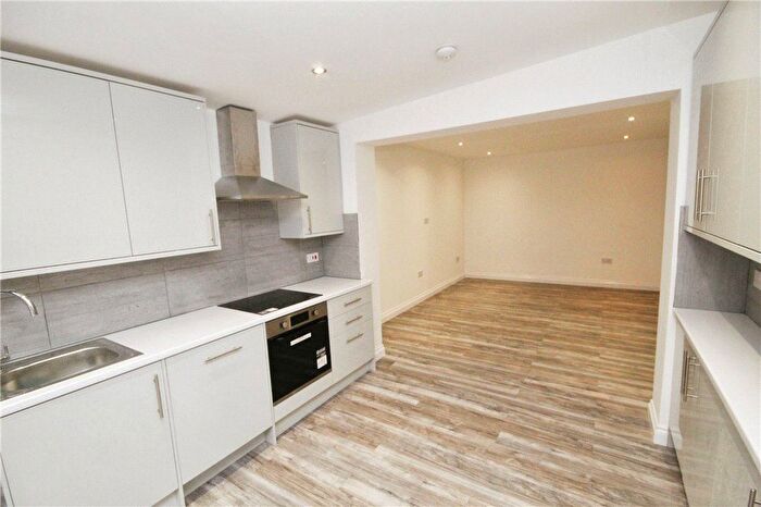 3 Bedroom Flat To Rent In South Norwood Hill, London, SE25