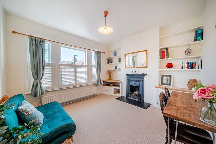 2 Bedroom Flat For Sale In Ferrers Road, Streatham, London, SW16
