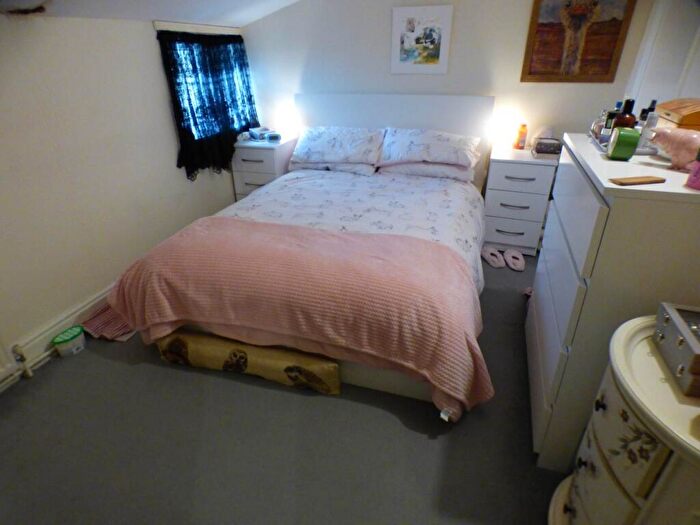 2 Bedroom Flat To Rent In Bath Road, Peasedown St John, Bath, BA2