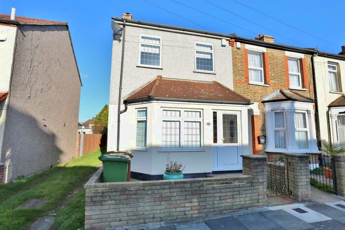 2 Bedroom End Of Terrace House To Rent In Palmeira Road, Bexleyheath, Kent, DA7
