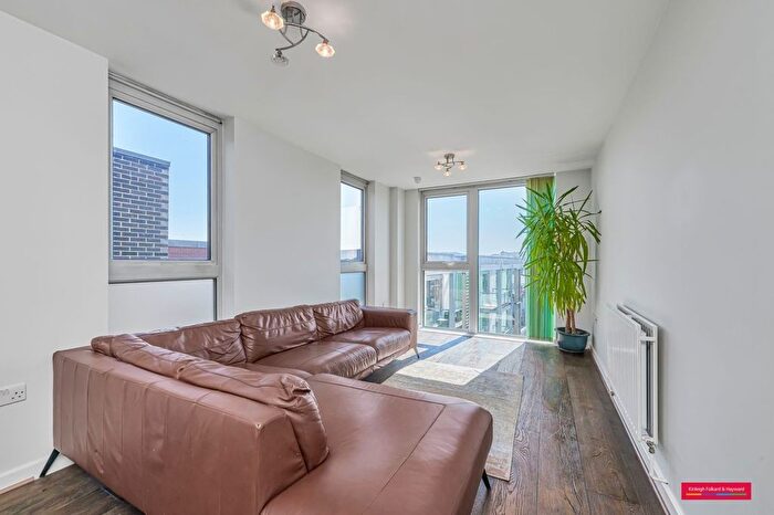 2 Bedroom Flat To Rent In Rye Lane, London, SE15