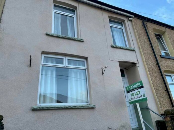 3 Bedroom Terraced House To Rent In 17 Woodfield Terrace, CF45