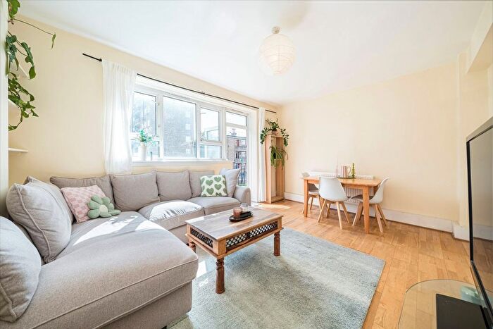 2 Bedroom Flat For Sale In Penrose Street, London, SE17