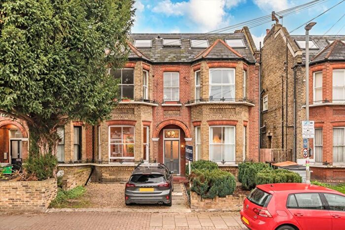 2 Bedroom Maisonette For Sale In Longley Road, Tooting, SW17