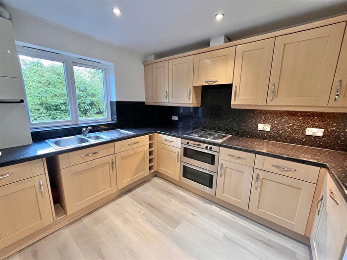 2 Bedroom Flat For Sale In Eton Drive, Cheadle, SK8