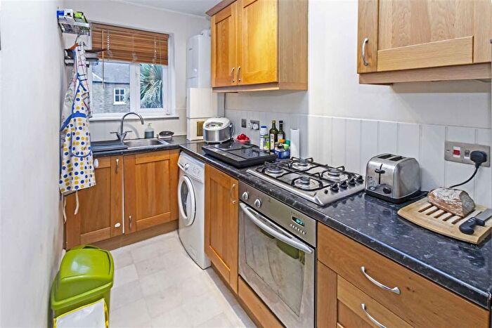 1 Bedroom Flat To Rent In Princes Road, Teddington, TW11