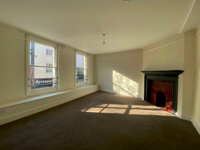 2 Bedroom Apartment To Rent In Week Street, Maidstone, ME14