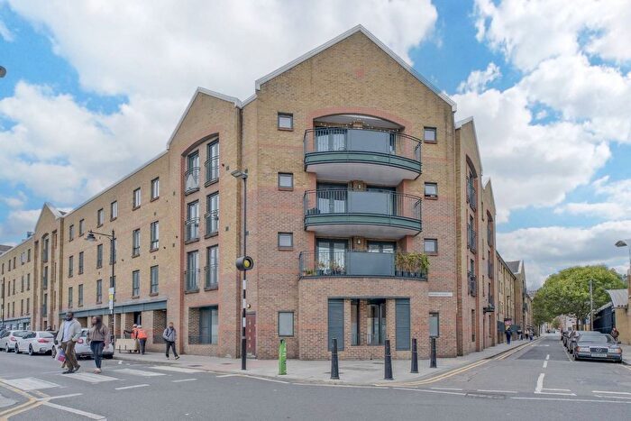 3 Bedroom Flat To Rent In Durward Street, Whitechapel, London, E1