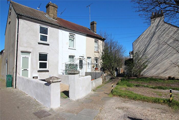 3 Bedroom End Of Terrace House To Rent In Trafalgar Street, Gillingham, Kent, ME7