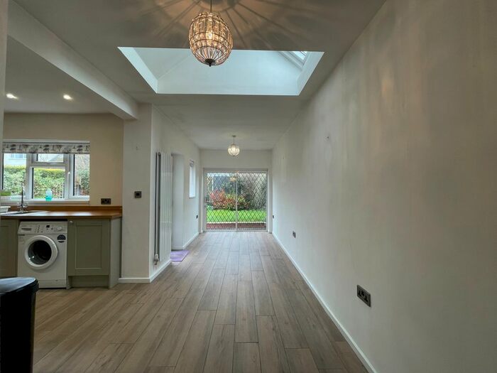 2 Bedroom Bungalow To Rent In Heol Hendre, Rhiwbina, Cardiff, CF14