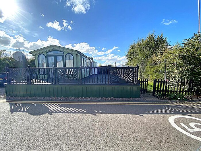 2 Bedroom Mobile Home For Sale In Heron Orchard Holiday Park, Frostley Gate, PE12