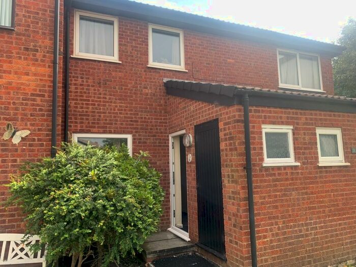 2 Bedroom Flat To Rent In Brecon Close, Blackpool, FY1
