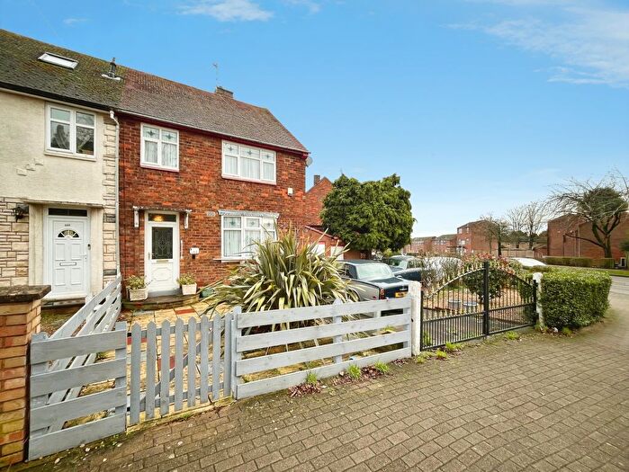 3 Bedroom Semi Detached House For Sale In Aikman Avenue, Leicester, Leicestershire, LE3