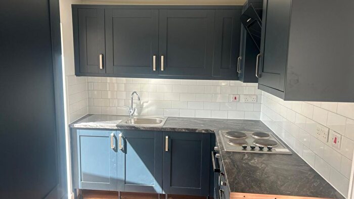 Studio To Rent In Basildene Road, Hounslow, TW4