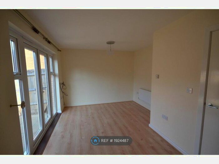 2 Bedroom End Of Terrace House To Rent In St. Agnes Way, Reading, RG2