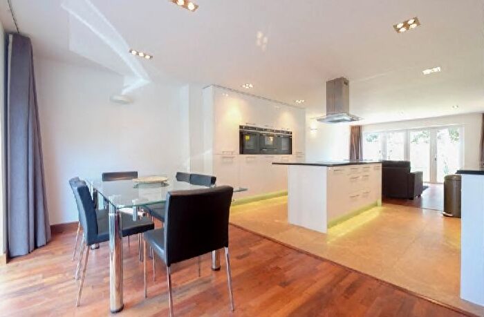 4 Bedroom Detached House To Rent In Kings Mill Way, Denham, Uxbridge, UB9