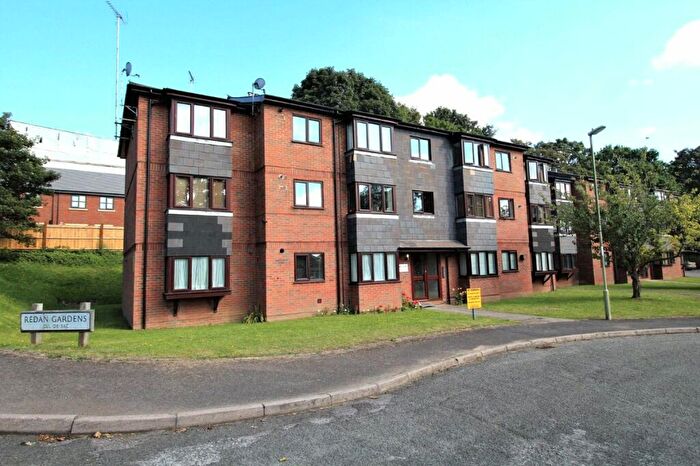 1 Bedroom Flat For Sale In Redan Gardens, Aldershot, Hampshire, GU12