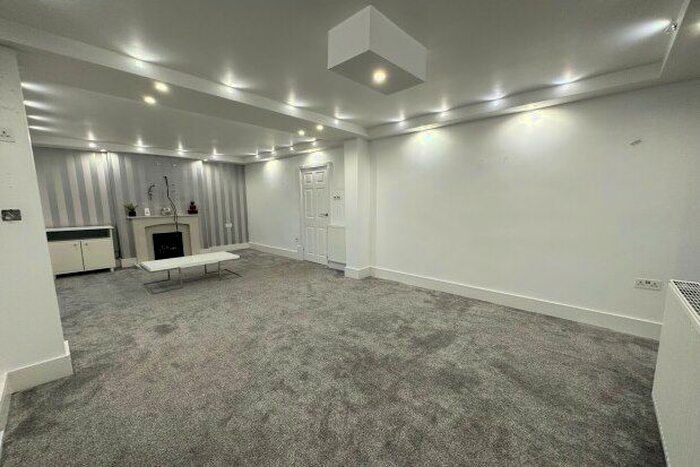 4 Bedroom Property To Rent In Rookhill Road, Pontefract, WF8