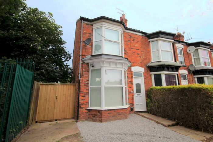 3 Bedroom End Of Terrace House To Rent In Chesnut Avenue, Queens Rd, Hull, HU5