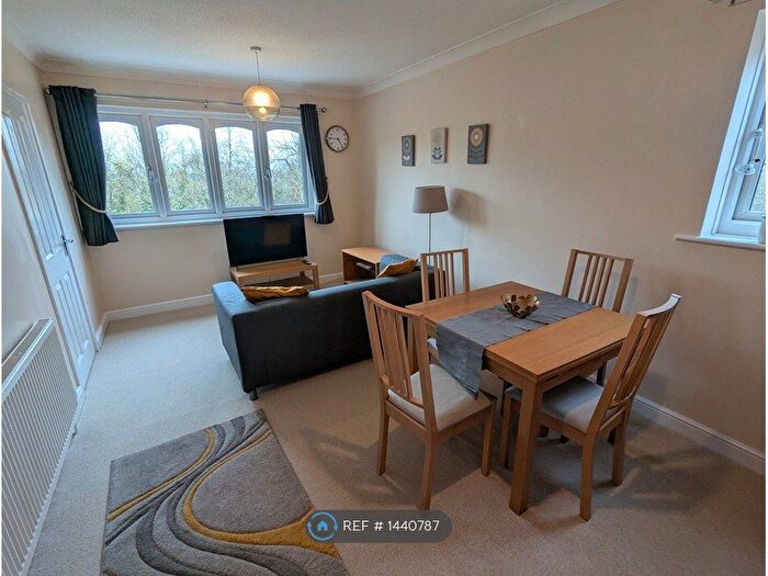 2 Bedroom Flat To Rent In Windmill Court, Newcastle Upon Tyne, NE2